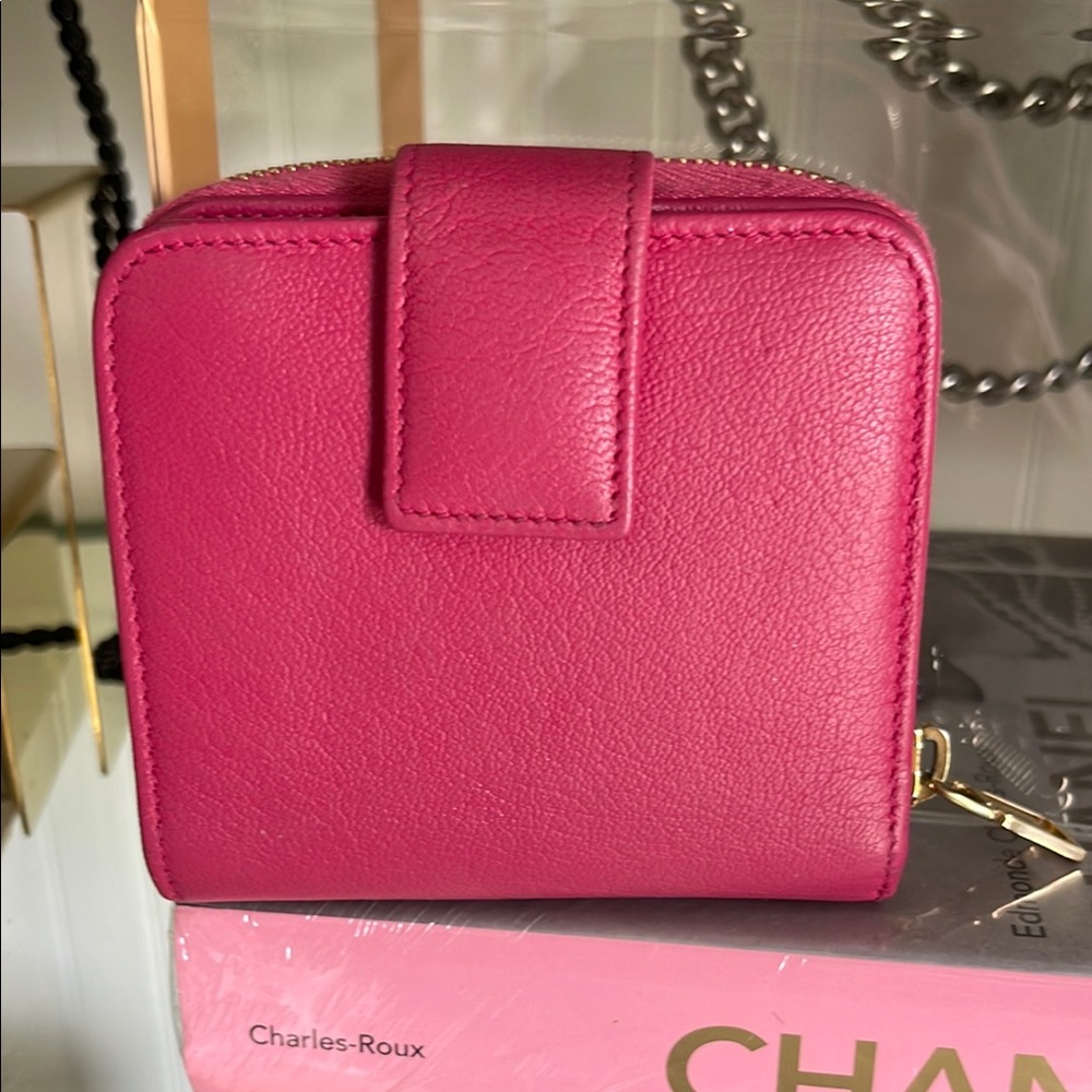 Yves Saint Laurent Pink Leather Wallet - Picture 2 of 5